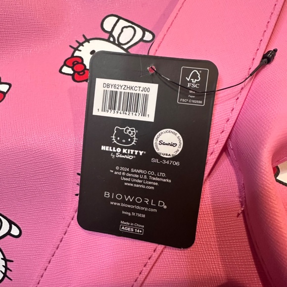 Hello Kitty Pink Rolling Duffel Bag NWT - Picture 8 of 8